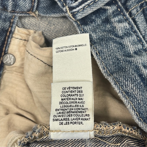 WE THE FREE destructed short blue denim shorts, size 26 - Picture 12 of 12